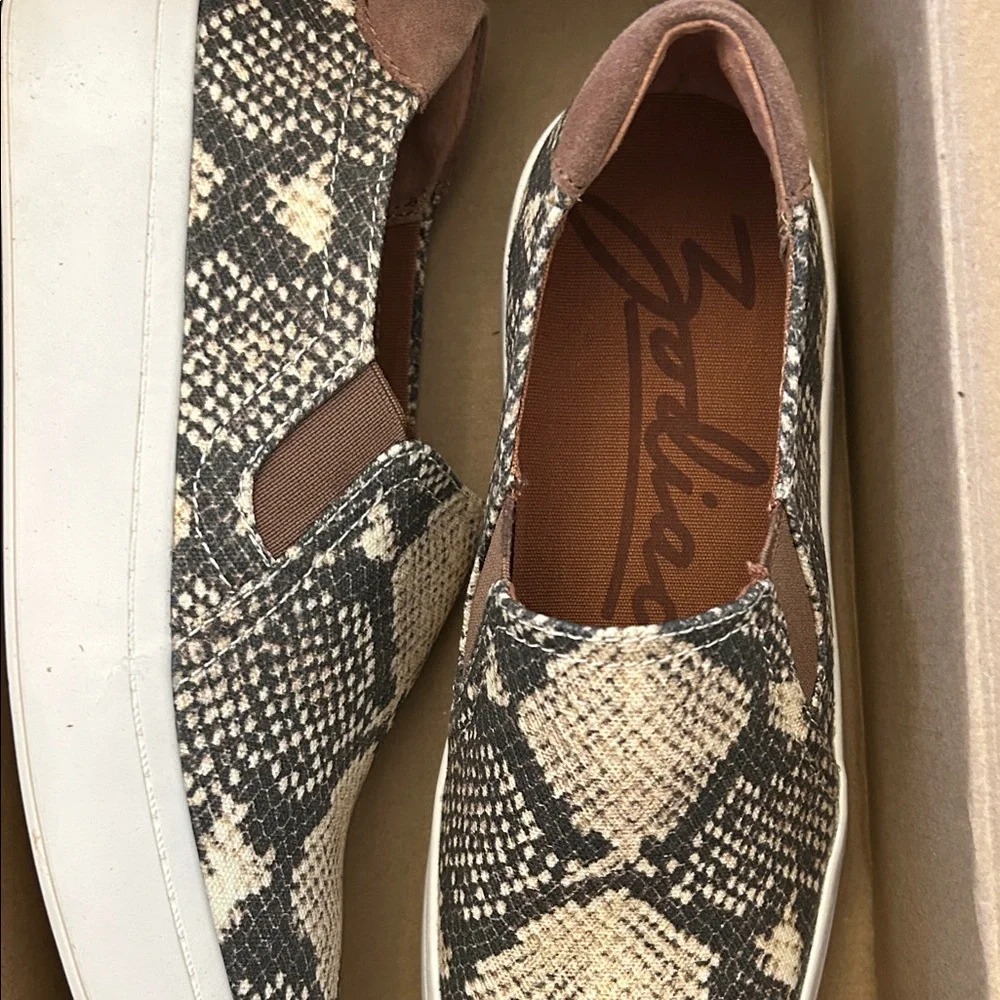 Zodiac Jasmine Snake Print Slip-On Sneakers - Brown and Cream size 6.5 NWOT..